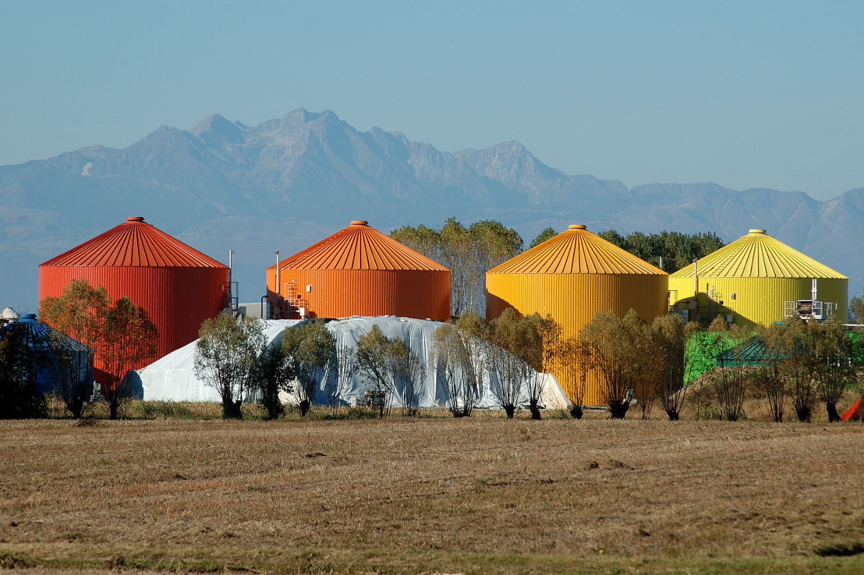 Foto: M. Fletzer, Coni (Silos per la produzione di Biomassa), 2007
